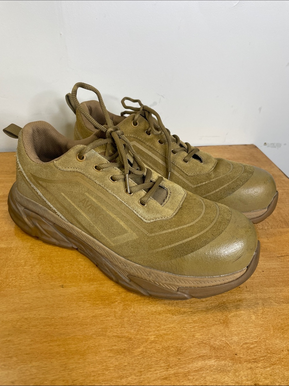 Avenger Men's Steel Toe Lace-Up Sneakers in Olive. Size 10.5